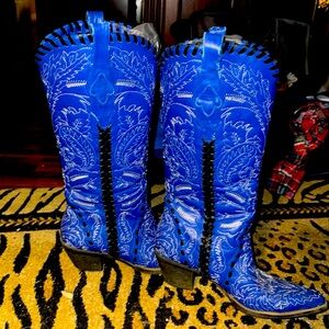 Beautiful blue women s western boots! Size 9